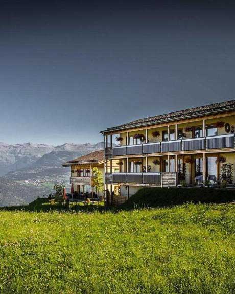 Nada-Brahma-Retreats_Wallis-hoch_73